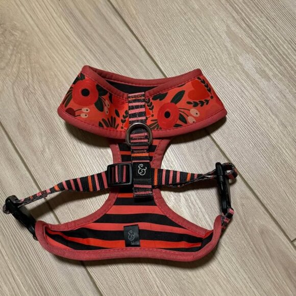 Lucy & Co Reversible Dog Harness - Picture 2 of 6